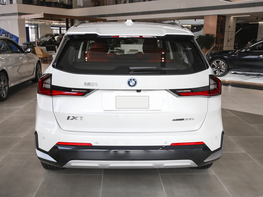 BMW iX1 2025 eDrive25L X Design Package