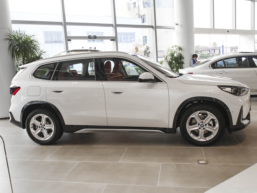 BMW iX1 2025 eDrive25L X Design Package