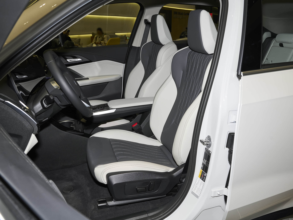 BMW iX1 2025 eDrive25L X Design Package
