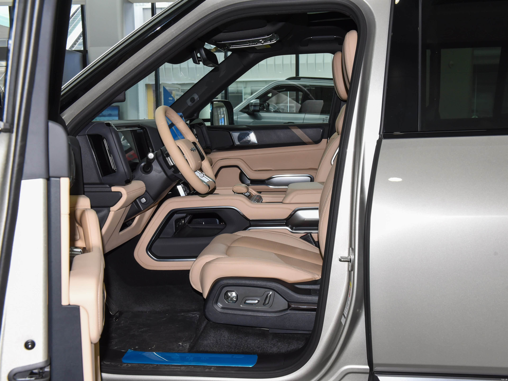 Fangchengbao Leopard 8 2025 Smart Brave Luxury 5-Seat