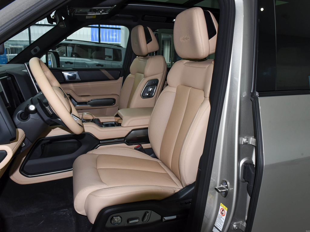 Fangchengbao Leopard 8 2025 Smart Brave Luxury 5-Seat