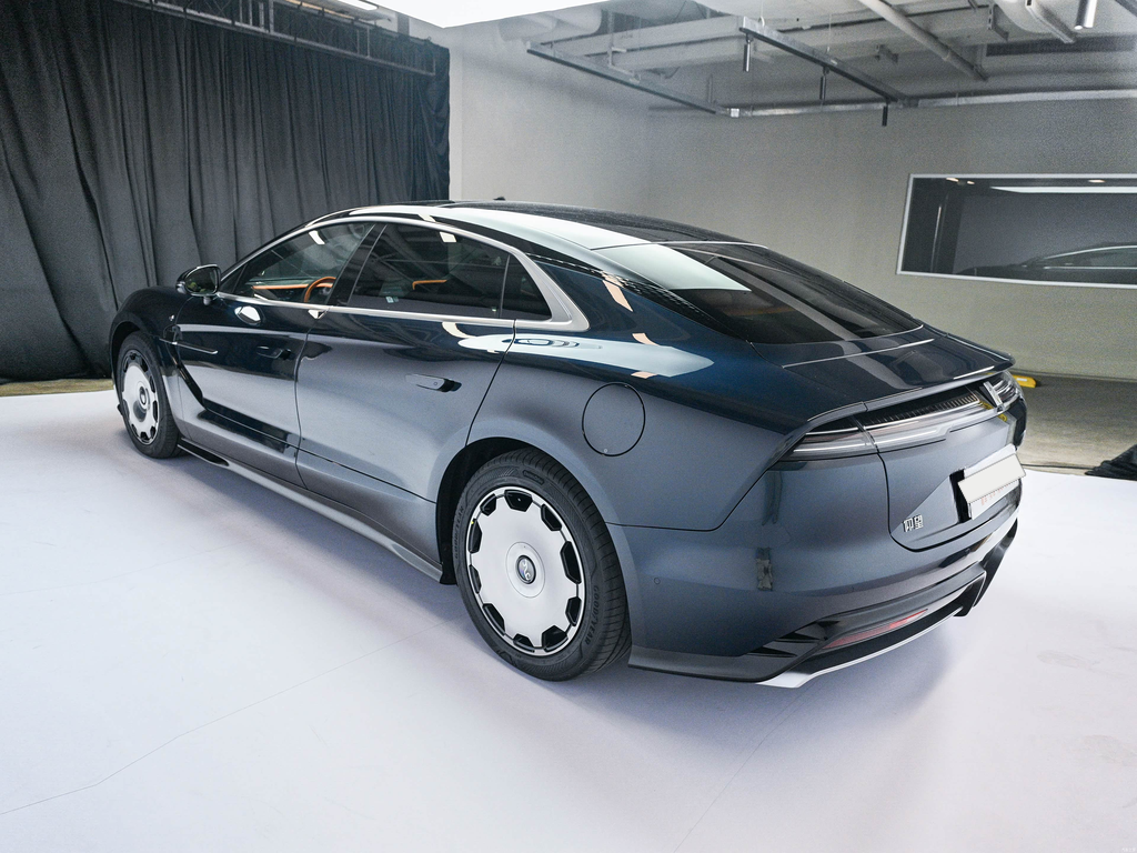 Yangwang U7 2025 EV Five-Seat Luxury Edition