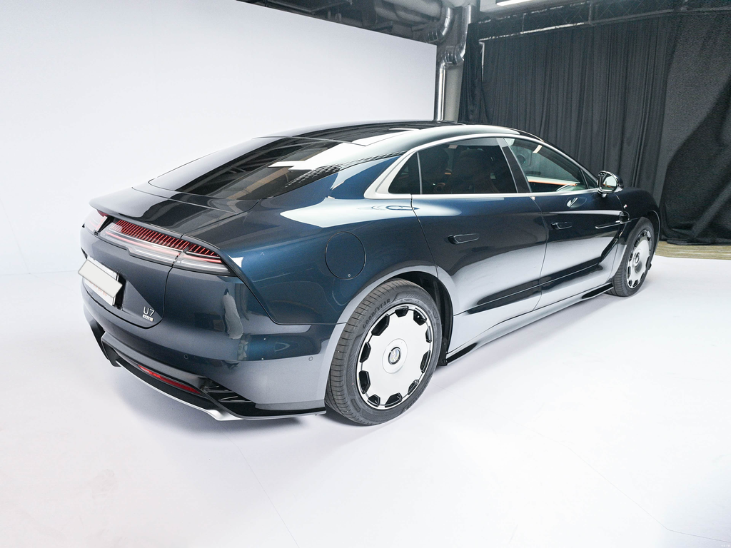 Yangwang U7 2025 EV Five-Seat Luxury Edition