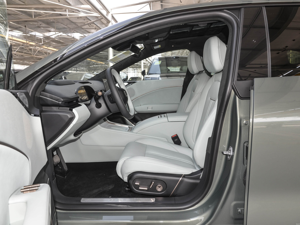 Zeekr 007 2025 RWD Smart Drive 75kWh