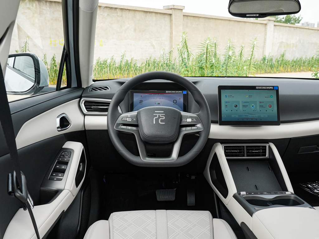 BYD Yuan UP 2025 301KM Pilot Edition