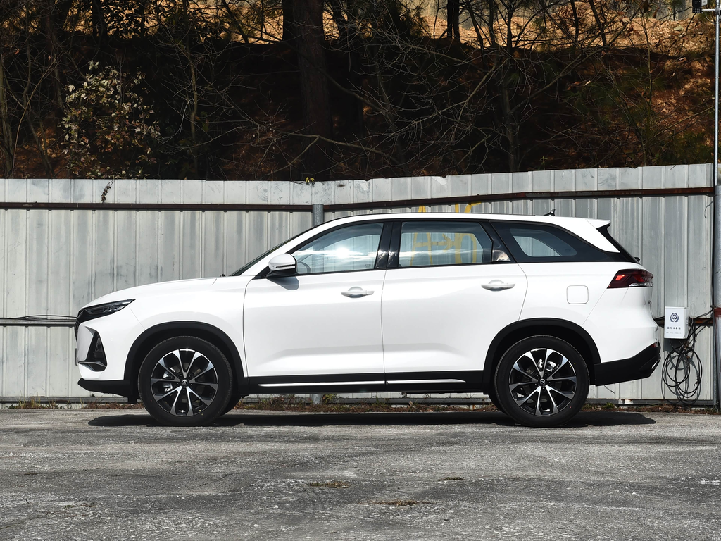 Changan X7 PLUS 2024 1.5T Manual Comfort 5-Seat