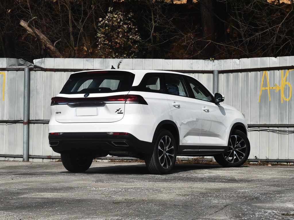 Changan X7 PLUS 2024 1.5T Manual Comfort 5-Seat