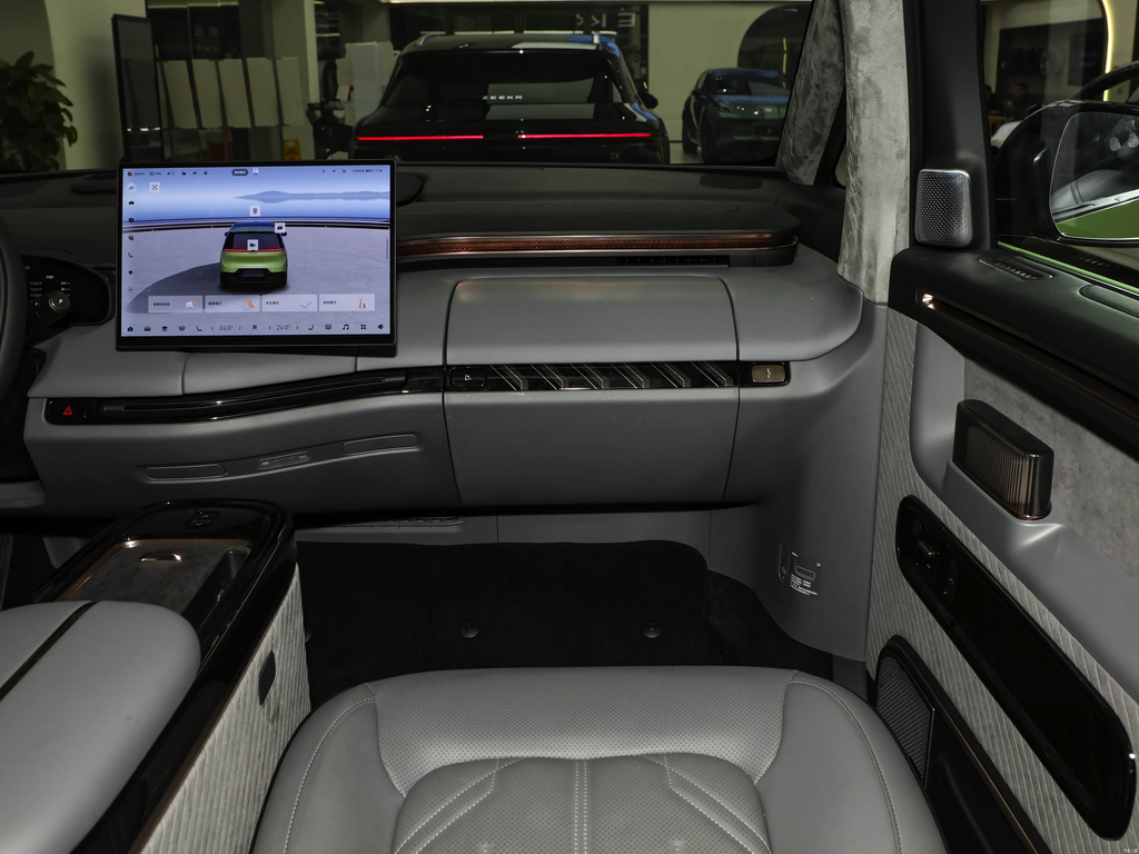 Zeekr MIX 2025 Smart Drive Edition