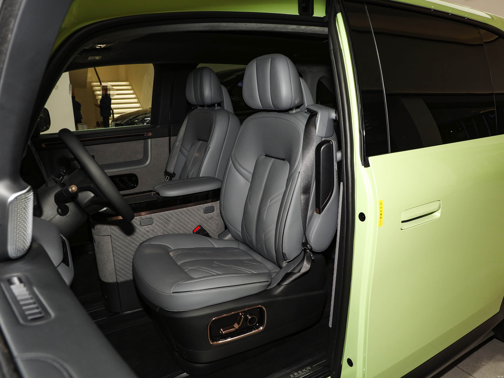 Zeekr MIX 2025 Smart Drive Edition