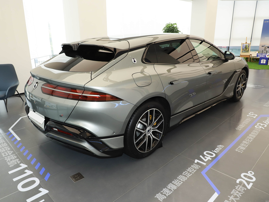 Denza Z9GT 2024 630 4WD Pro Edition