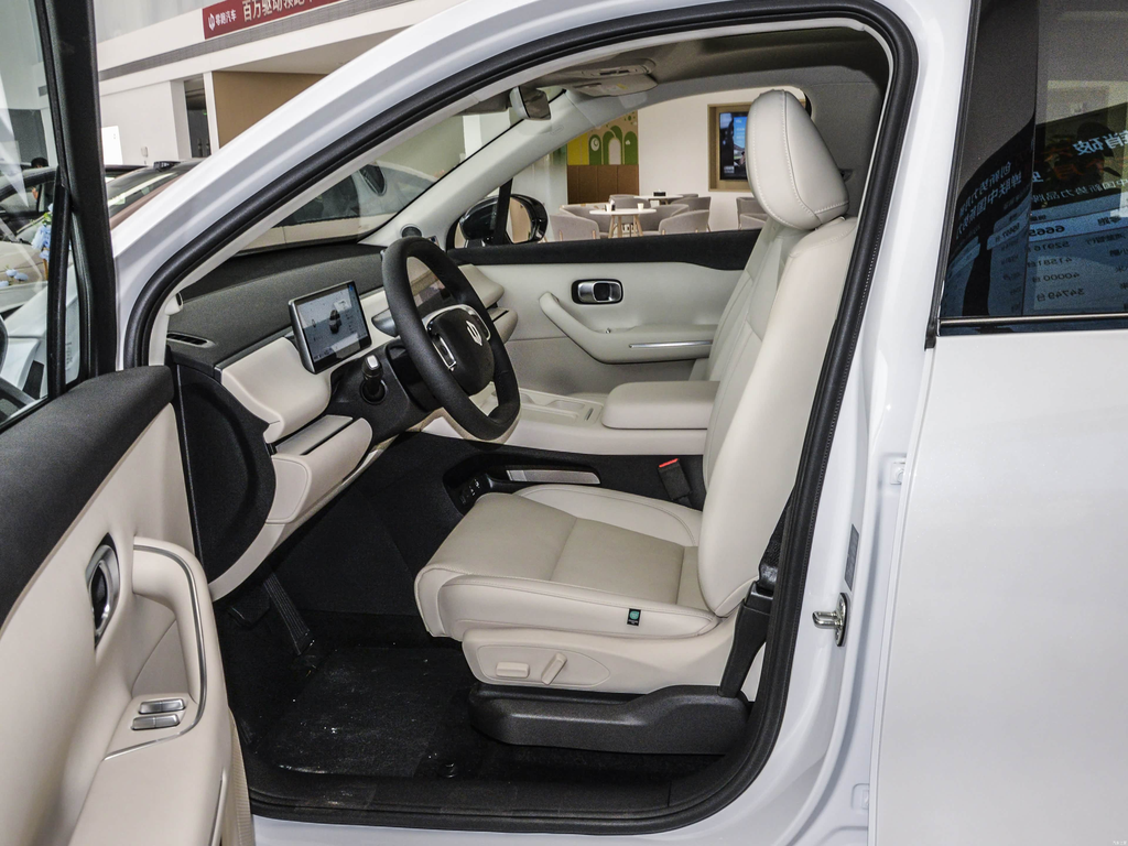 Leapmotor C16 2026 REEV 200 Premium 6-Seat