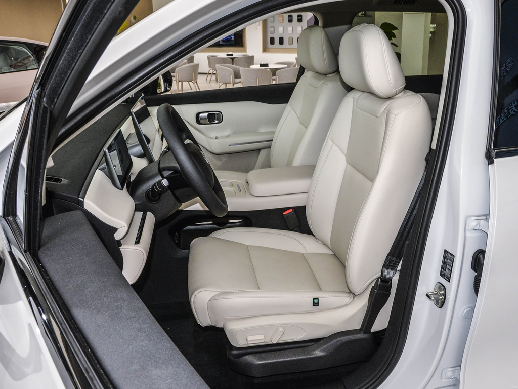 Leapmotor C16 2026 REEV 200 Premium 6-Seat