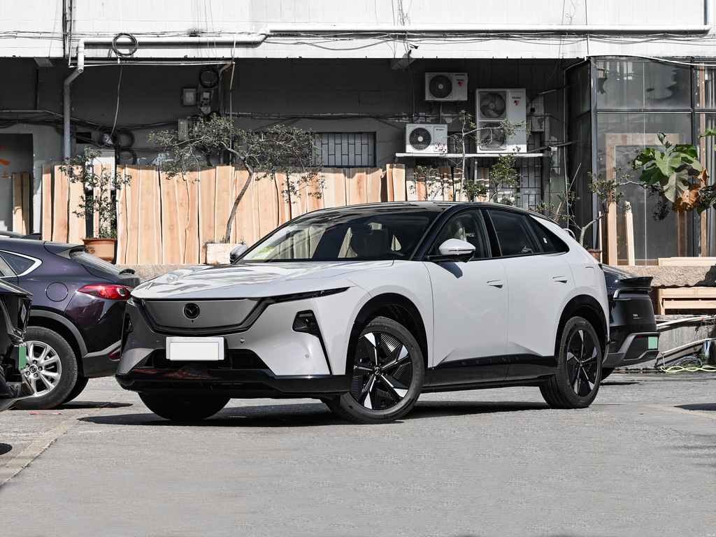 Mazda EZ-60 2026 REEV 200 Pro