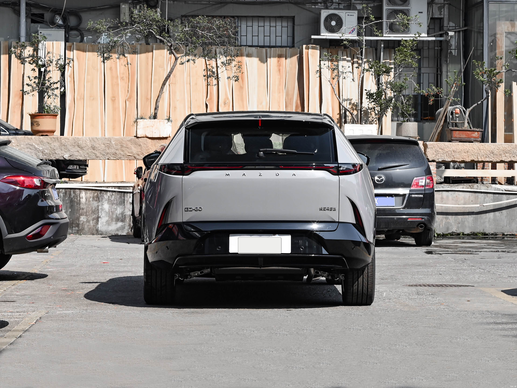 Mazda EZ-60 2026 REEV 200 Pro