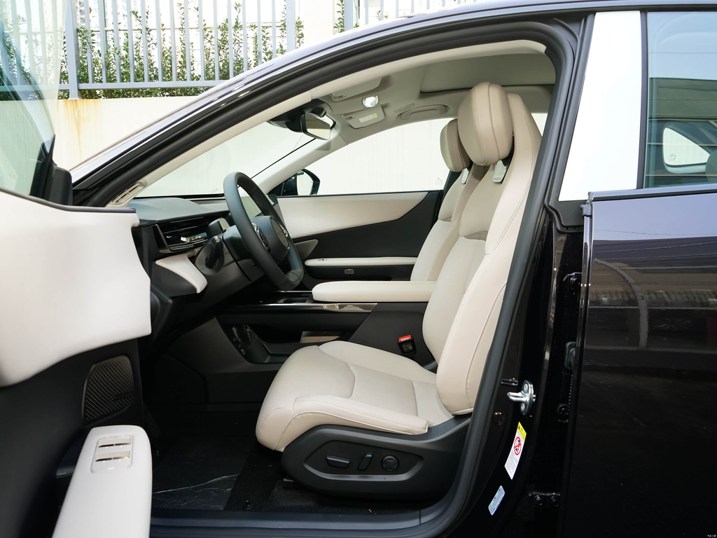 Mazda EZ-60 2026 REEV 200 Pro