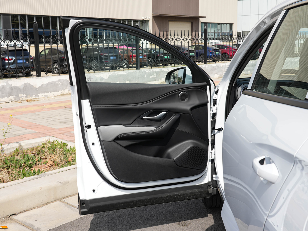 BYD Sealion 05 DM-i 2025 Smart Drive 75KM Luxury