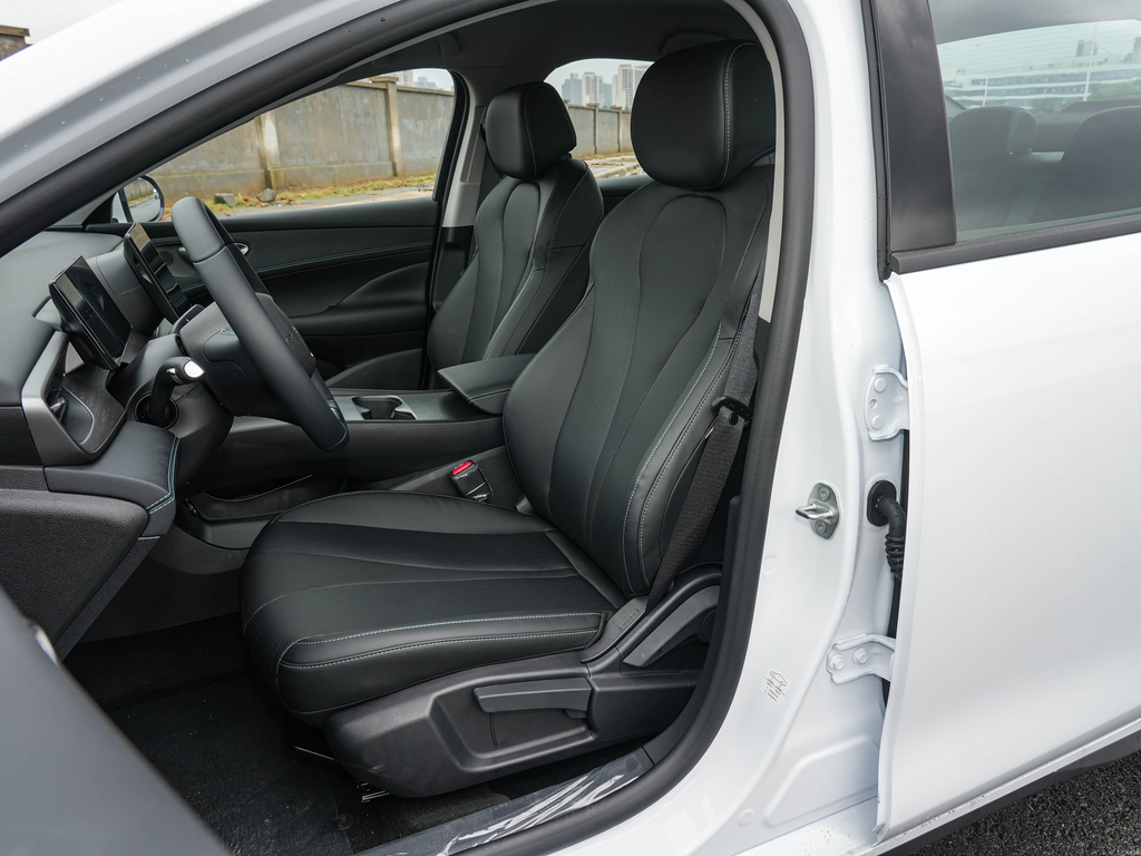BYD Seal 05 DM-i 2026 128KM Luxury