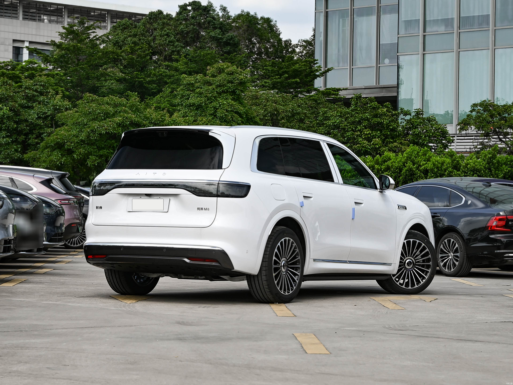 AITO M8 2025 REEV Max 37kWh 6-Seat