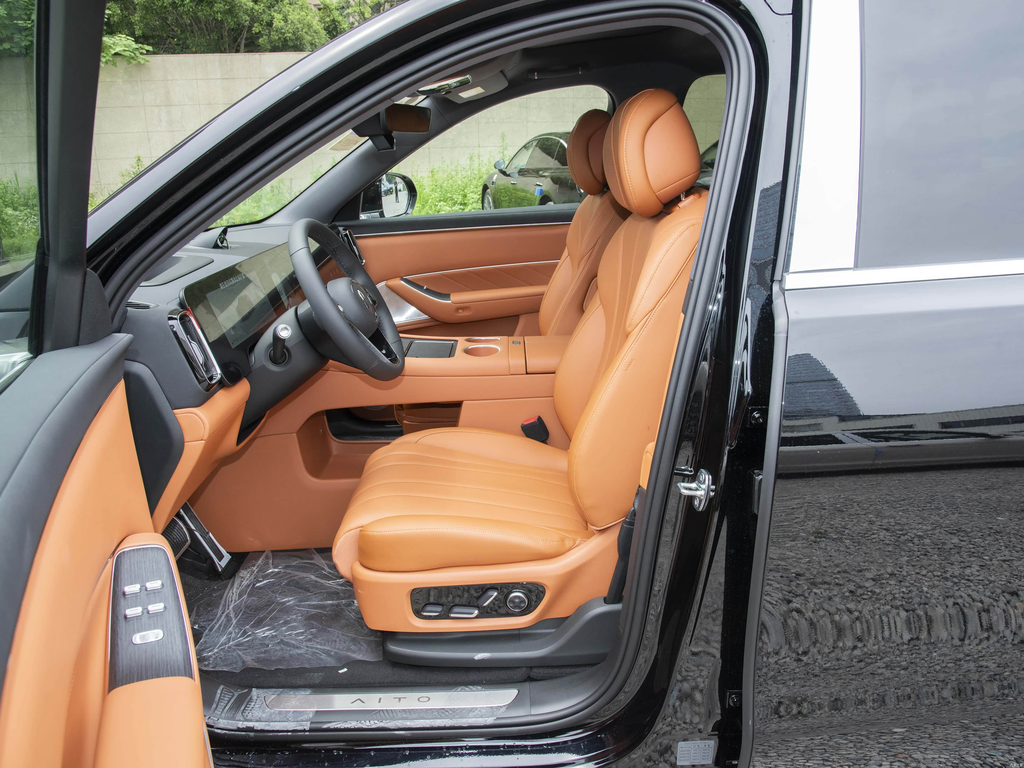 AITO M8 2025 REEV Max 37kWh 6-Seat