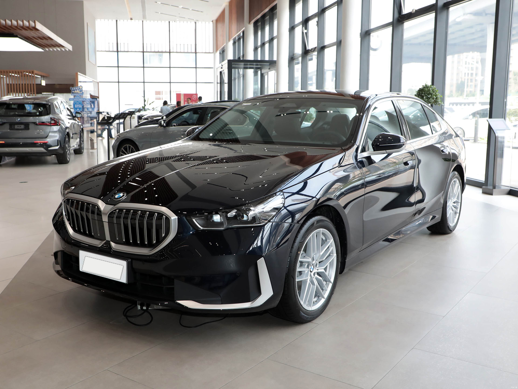 BMW 5 Series 525Li 2026 Luxury Package