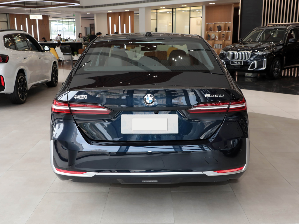 BMW 5 Series 525Li 2026 Luxury Package