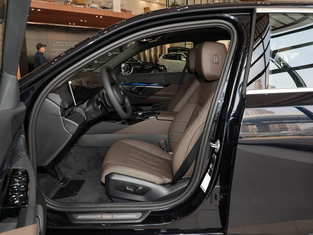 BMW 5 Series 525Li 2026 Luxury Package
