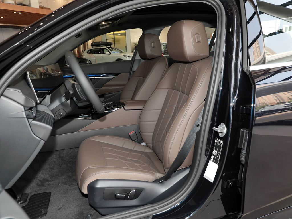 BMW 5 Series 525Li 2026 Luxury Package