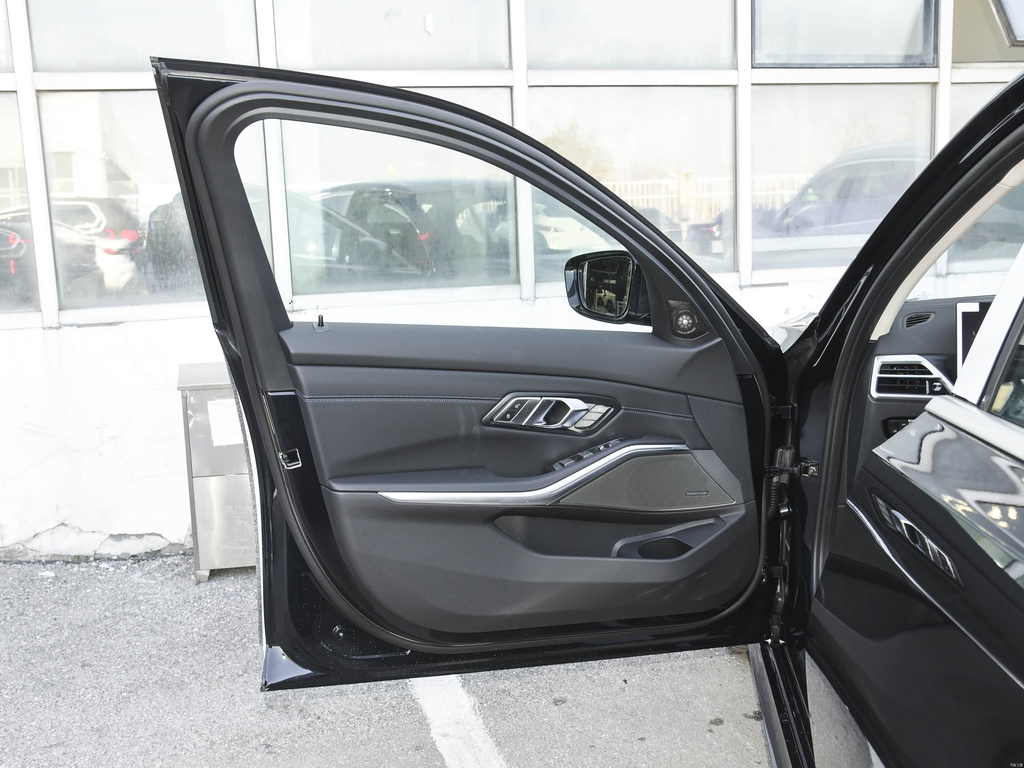 BMW 3 Series 325i M Sport Package 2025