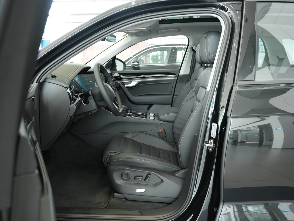 Volkswagen Touareg 2025 2.0TSI Sport Edition