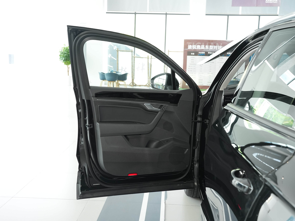Volkswagen Touareg 2025 2.0TSI Sport Edition