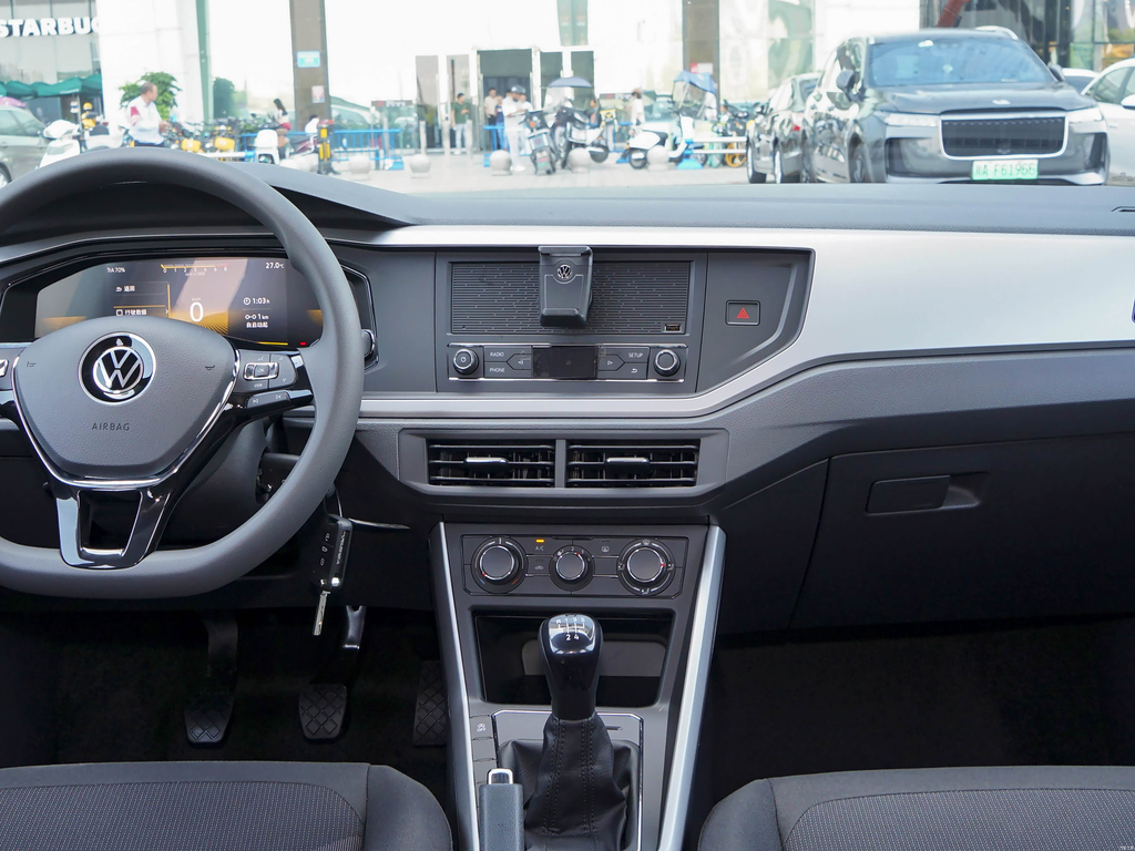 Volkswagen Polo 2023 Plus 1.5L MT