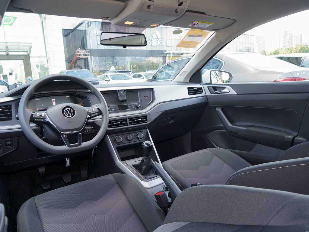 Volkswagen Polo 2023 Plus 1.5L MT