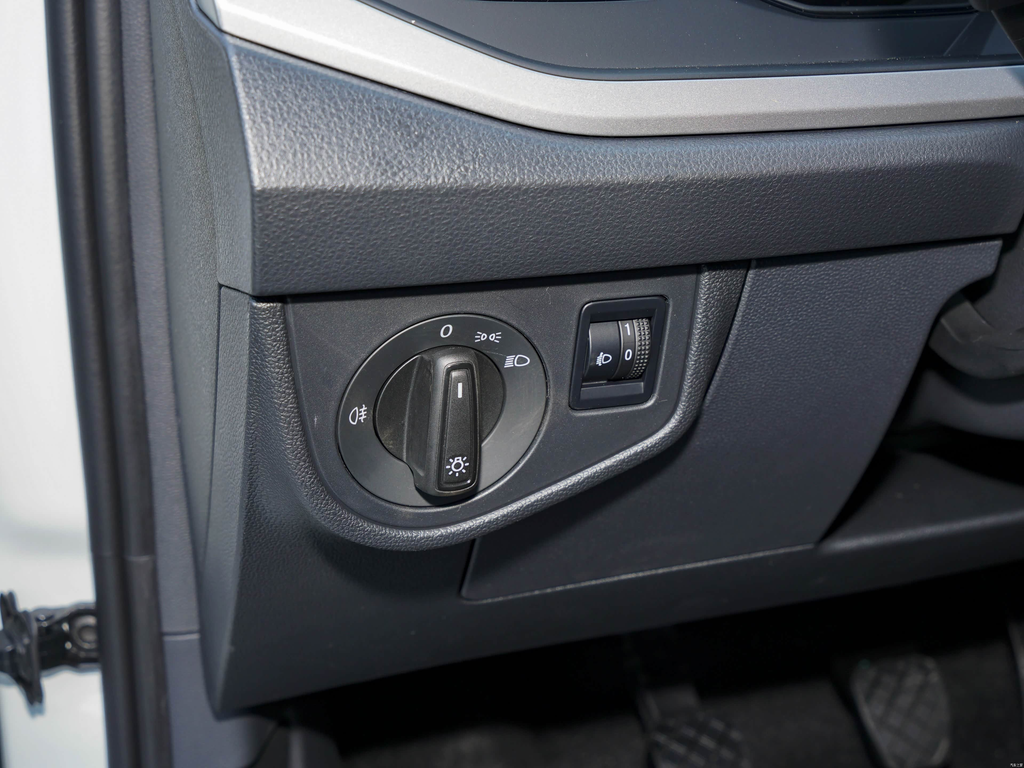 Volkswagen Polo 2023 Plus 1.5L MT