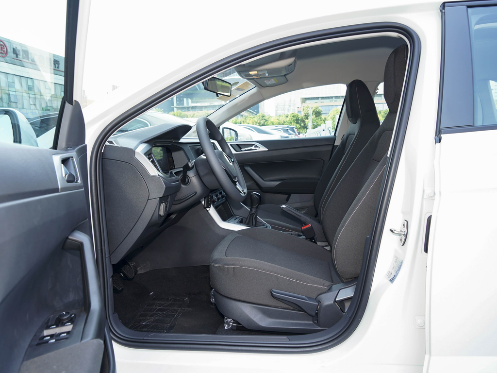 Volkswagen Polo 2023 Plus 1.5L MT