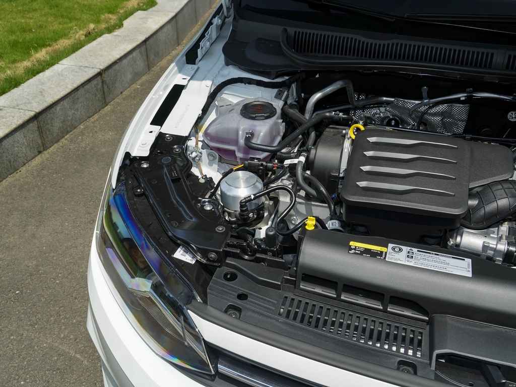 Volkswagen Polo 2023 Plus 1.5L MT