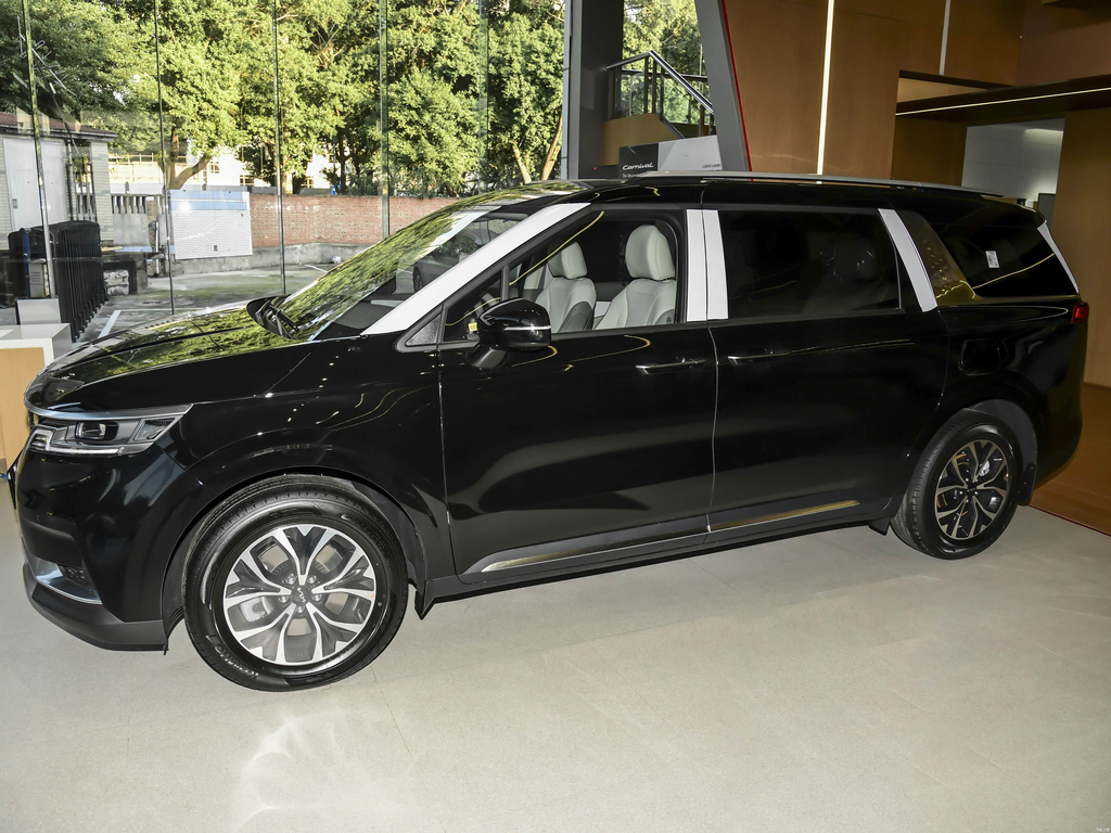 Kia Carnival 2026 2.0T Luxury Edition