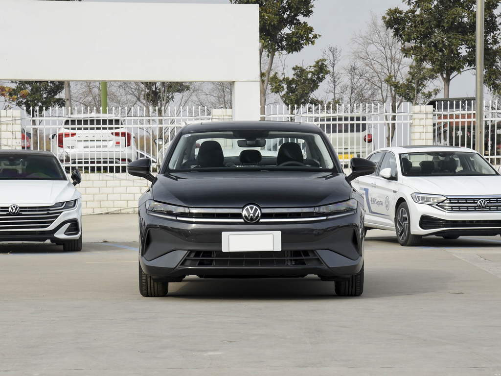 Volkswagen Sagitar 2026 L 300TSI DSG Style