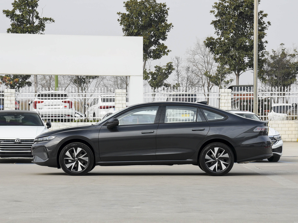 Volkswagen Sagitar 2026 L 300TSI DSG Style