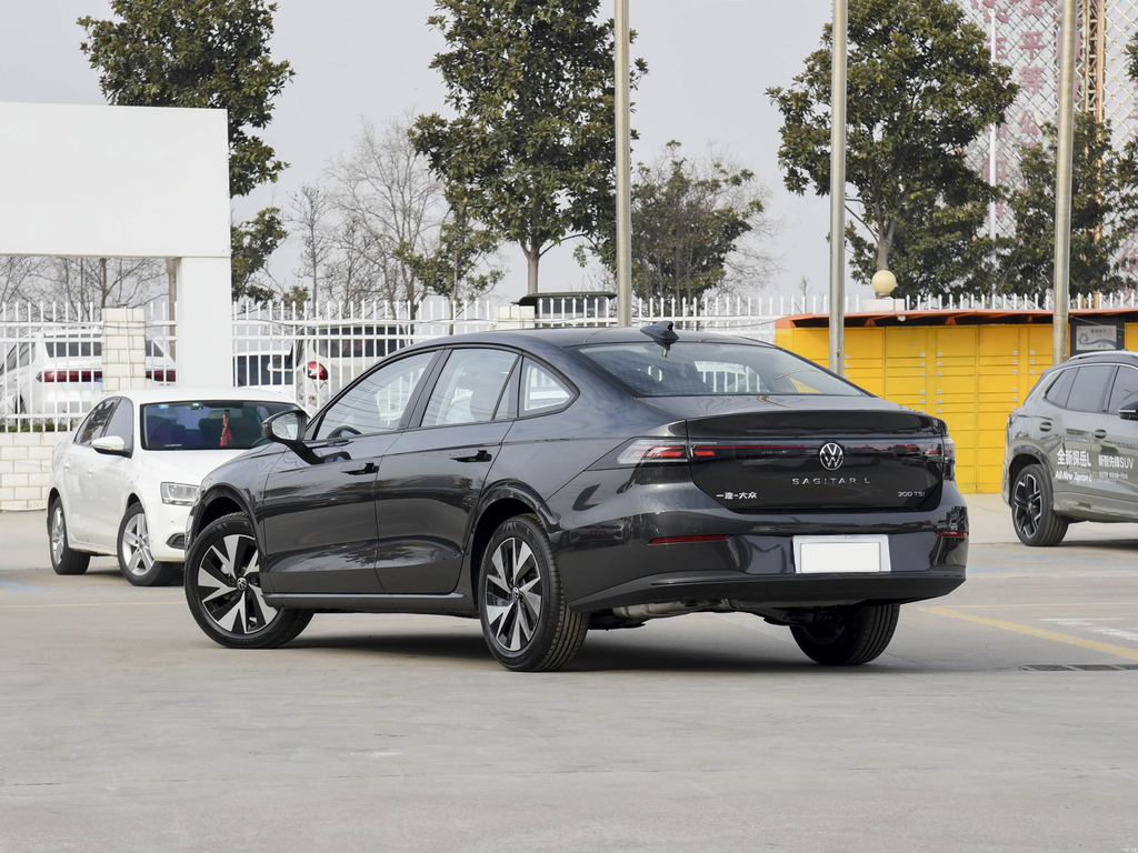 Volkswagen Sagitar 2026 L 300TSI DSG Style