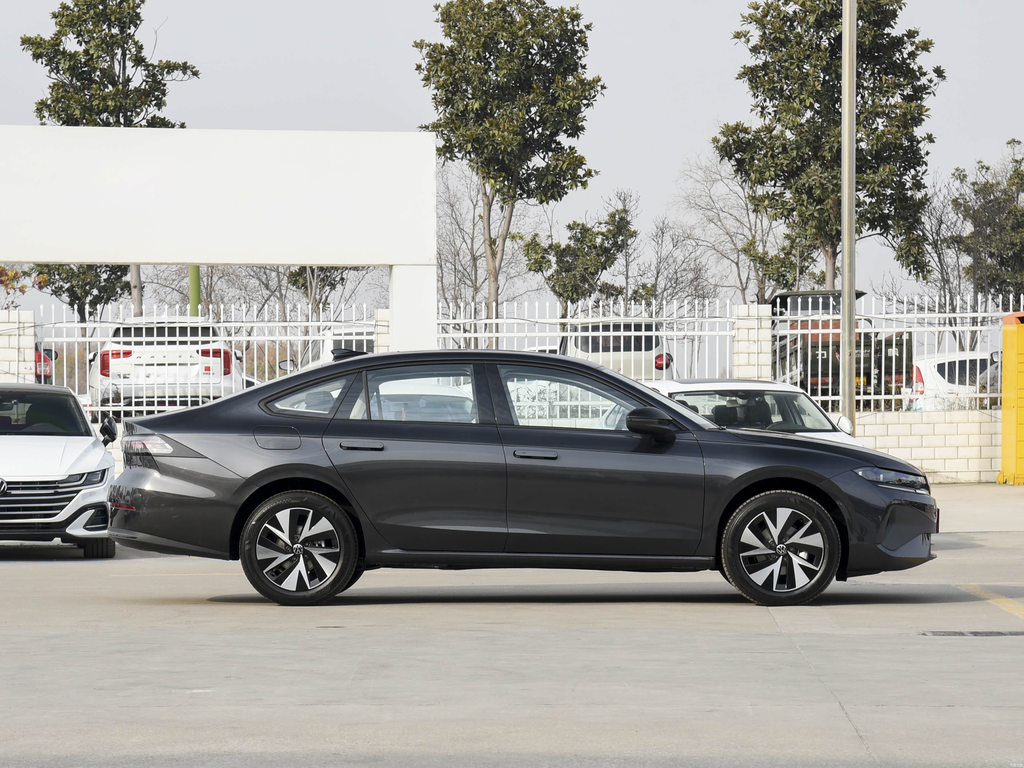 Volkswagen Sagitar 2026 L 300TSI DSG Style