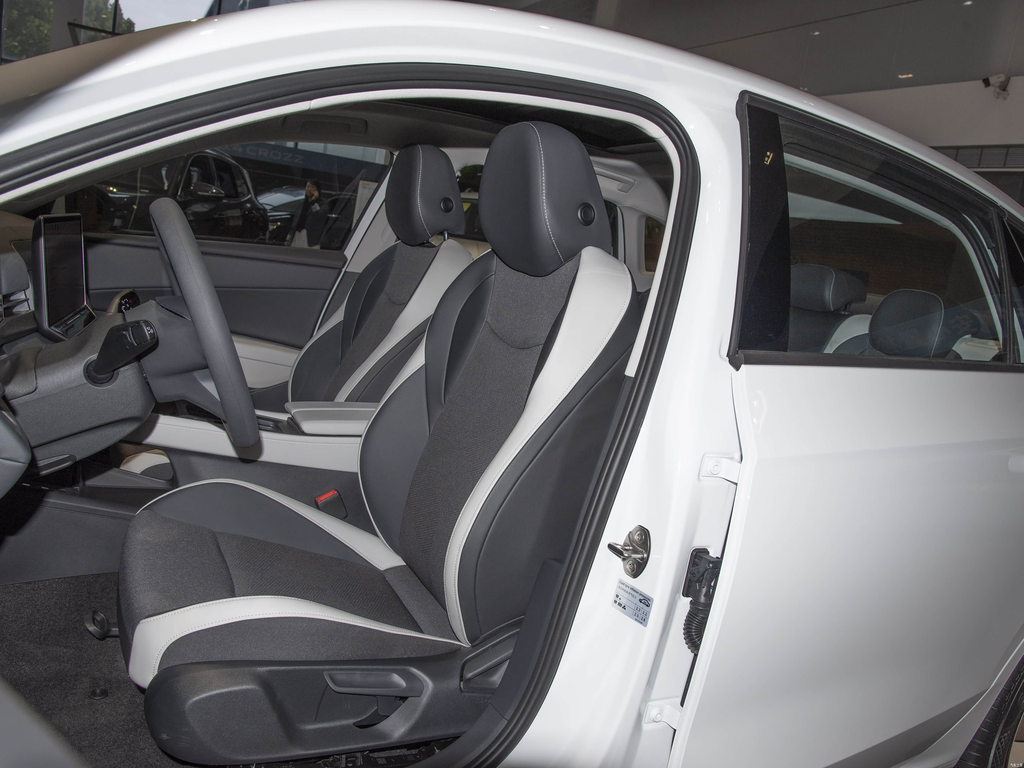 Volkswagen Sagitar 2026 L 300TSI DSG Style