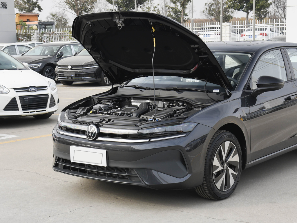 Volkswagen Sagitar 2026 L 300TSI DSG Style