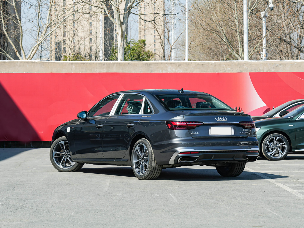 Audi A4L 2025 40 TFSI Style