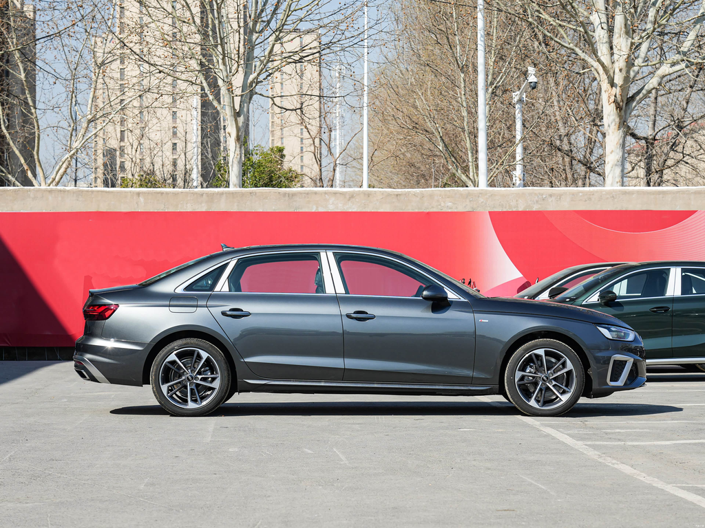 Audi A4L 2025 40 TFSI Style