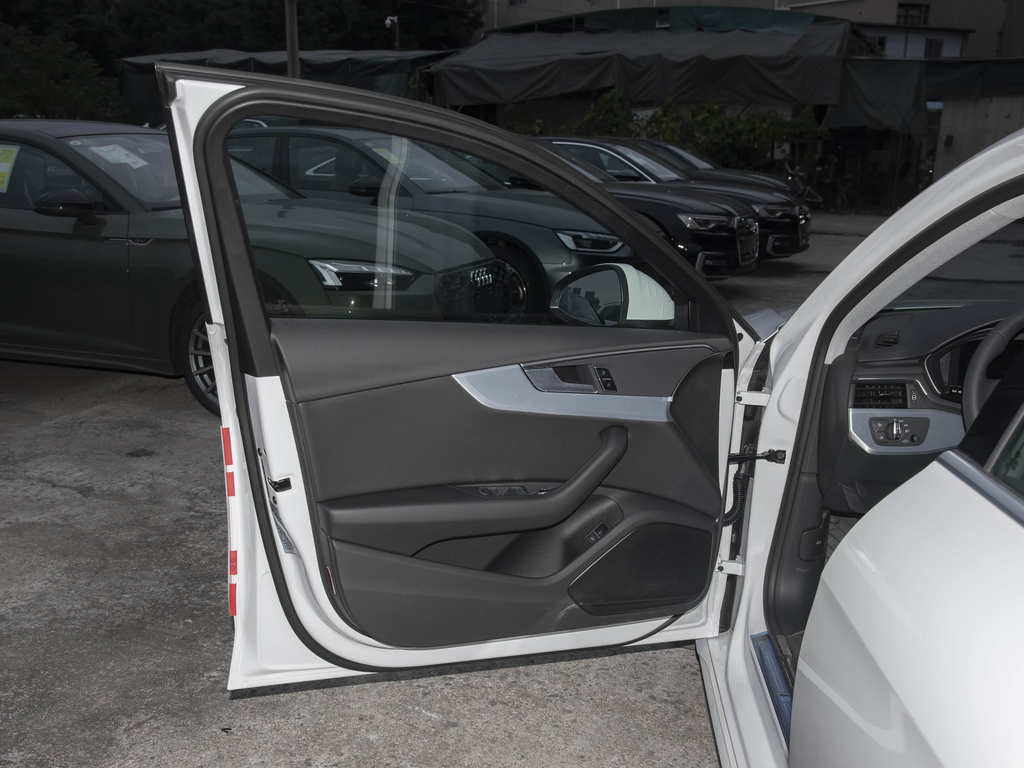 Audi A4L 2025 40 TFSI Style