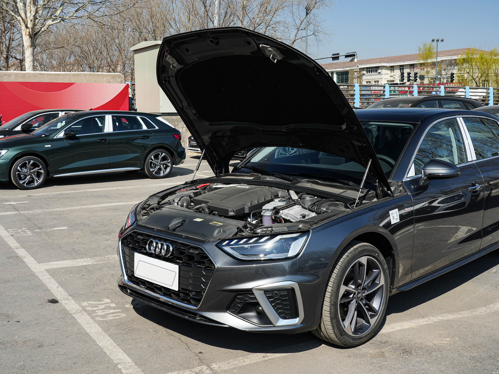 Audi A4L 2025 40 TFSI Style