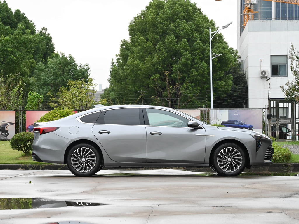Buick LaCrosse 2026 28T Platinum