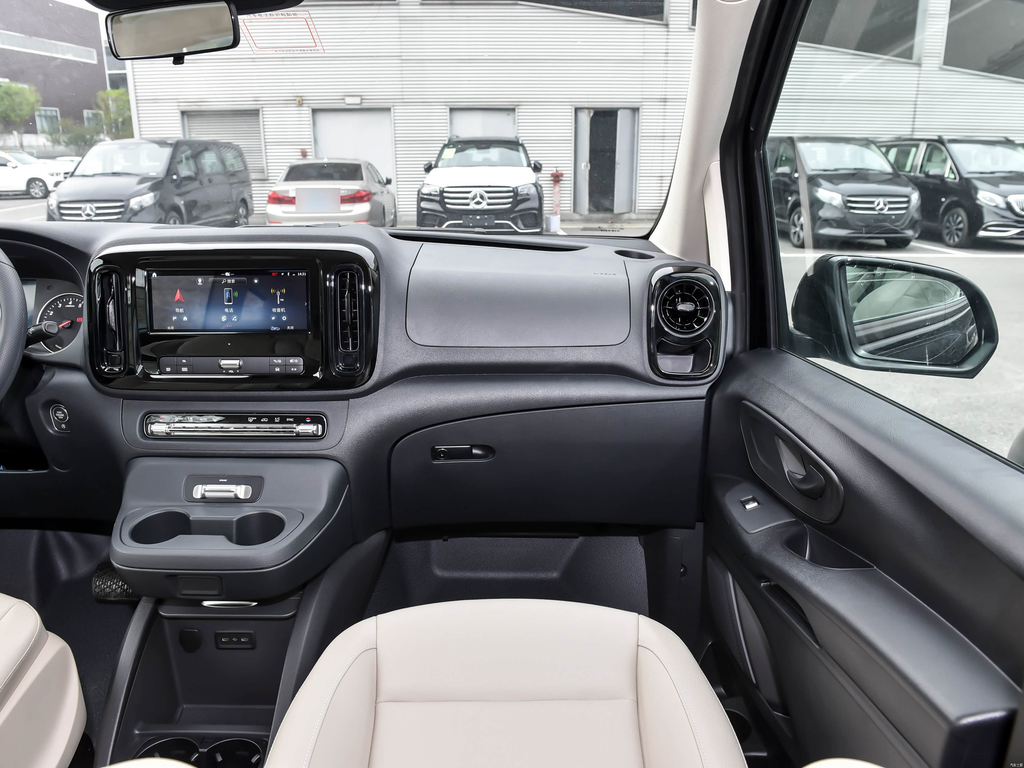 Mercedes-Benz Vito 2024 2.0T Elite 7-seat