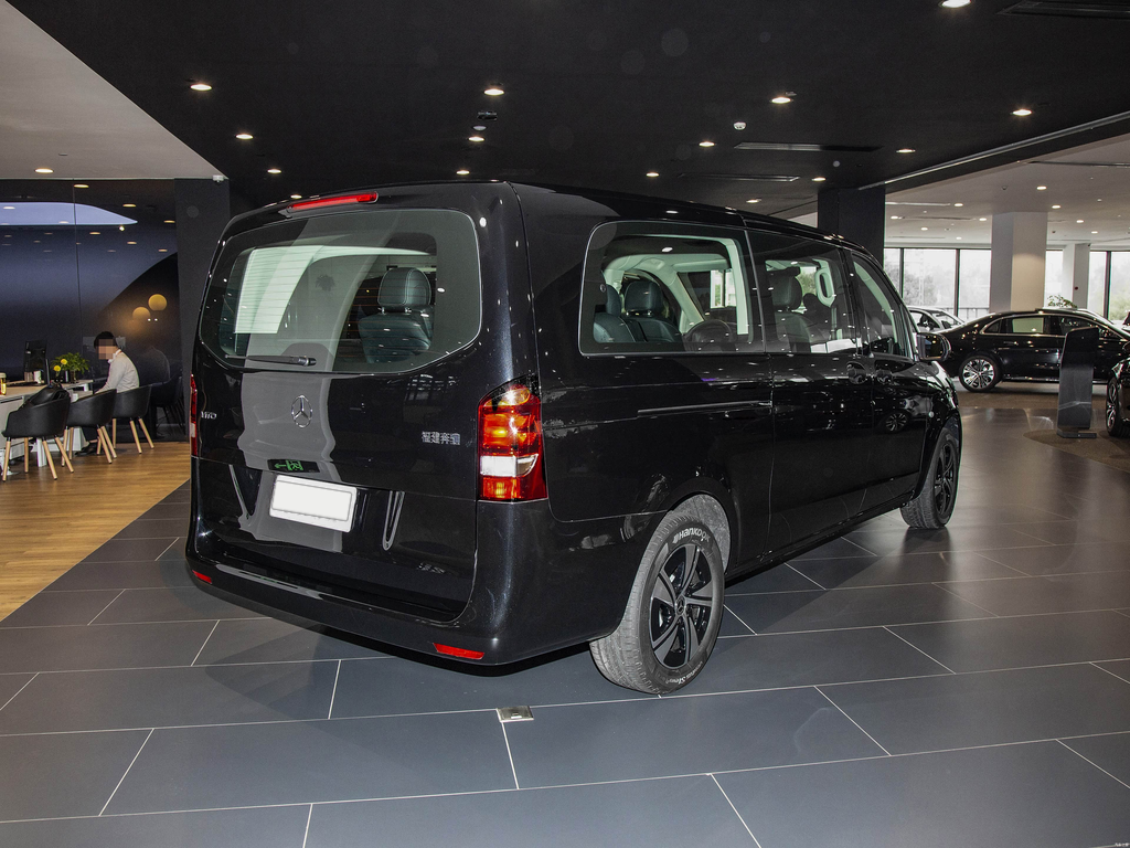 Mercedes-Benz Vito 2024 2.0T Elite 7-seat