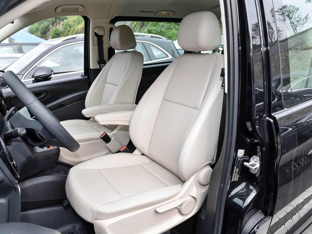 Mercedes-Benz Vito 2024 2.0T Elite 7-seat